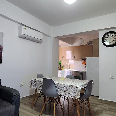 Old Town Boulevard Apartment In City Center Durrës Esterno foto