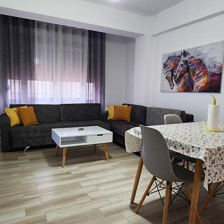 Old Town Boulevard Apartment In City Center Durrës Esterno foto