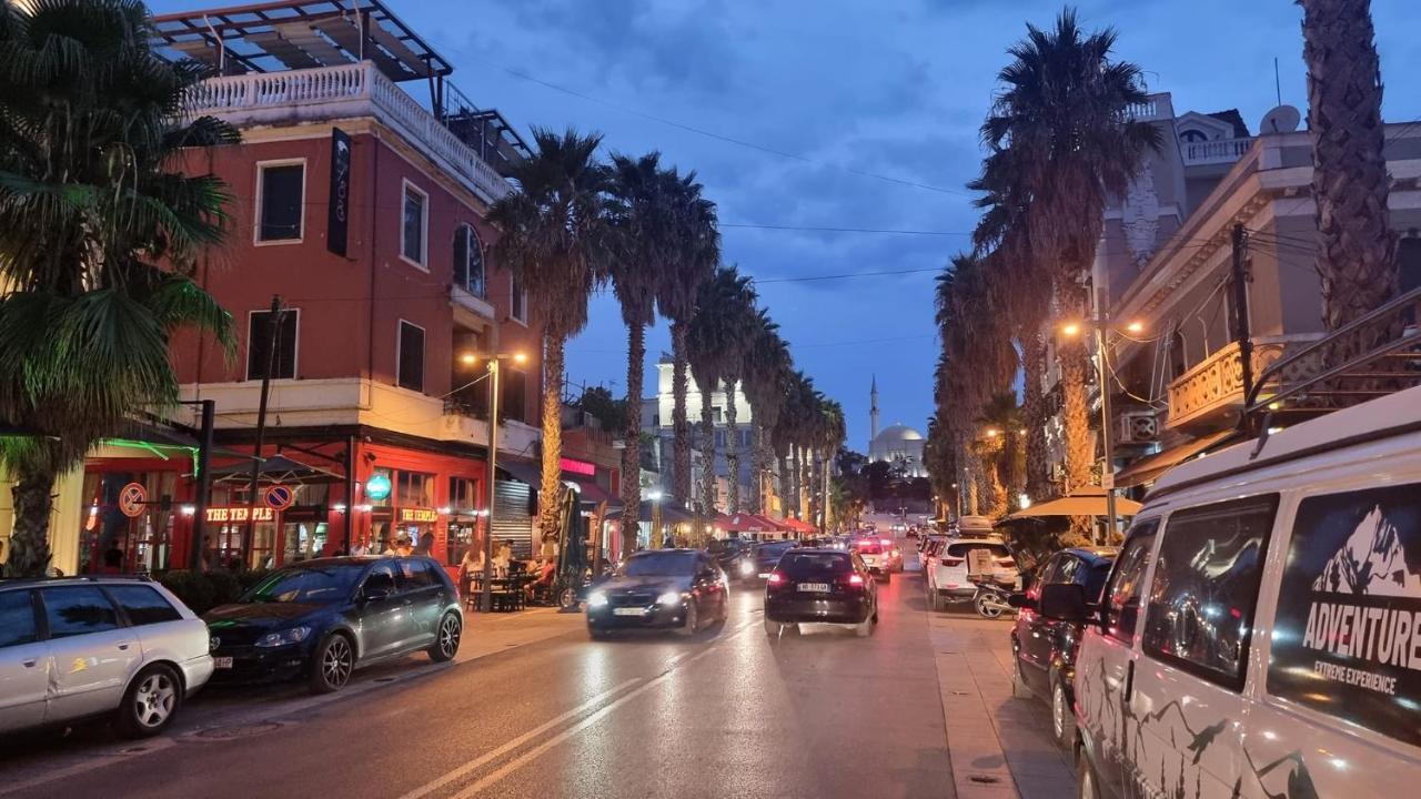 Old Town Boulevard Apartment In City Center Durrës Esterno foto