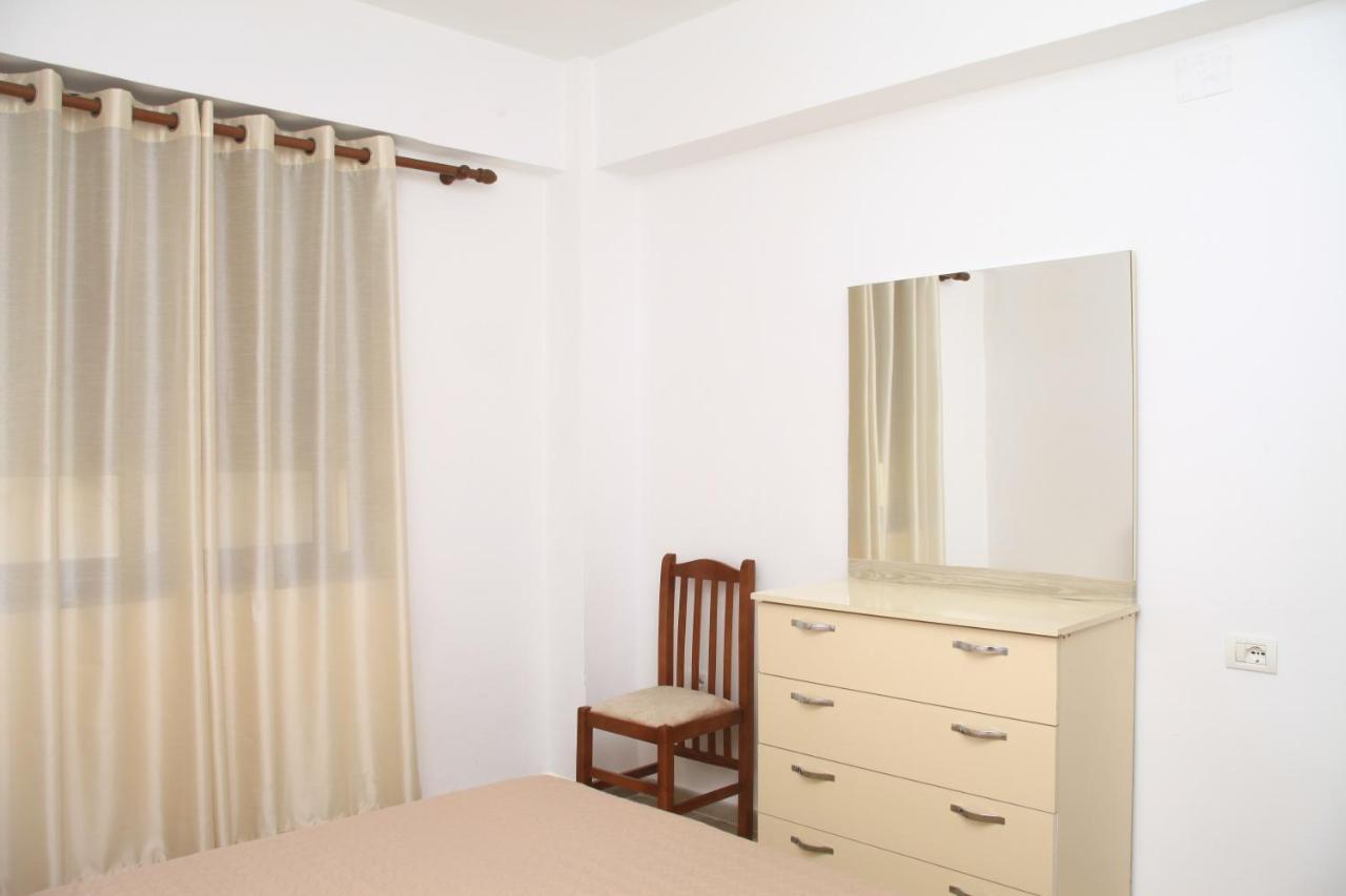 Old Town Boulevard Apartment In City Center Durrës Esterno foto