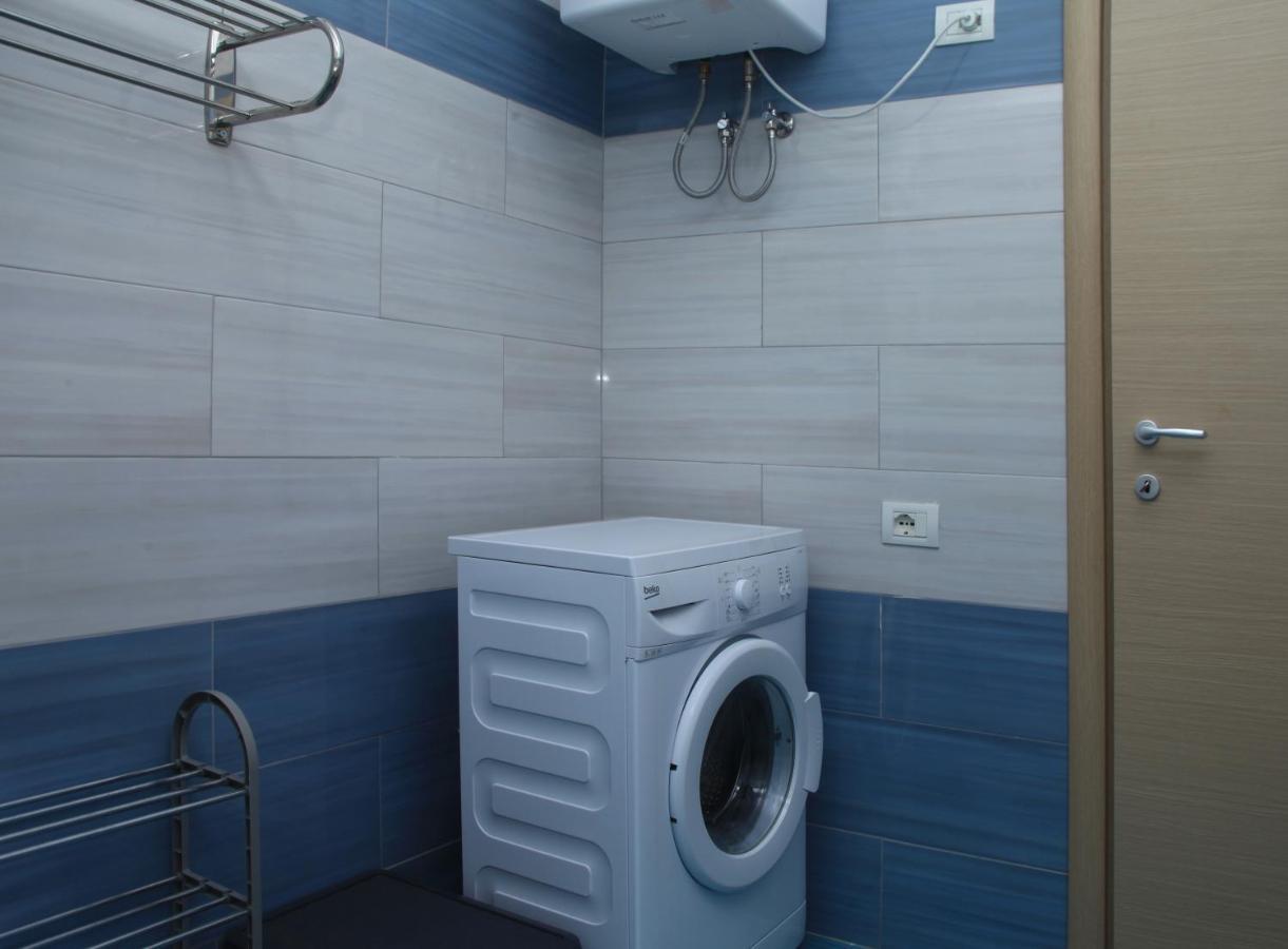 Old Town Boulevard Apartment In City Center Durrës Esterno foto