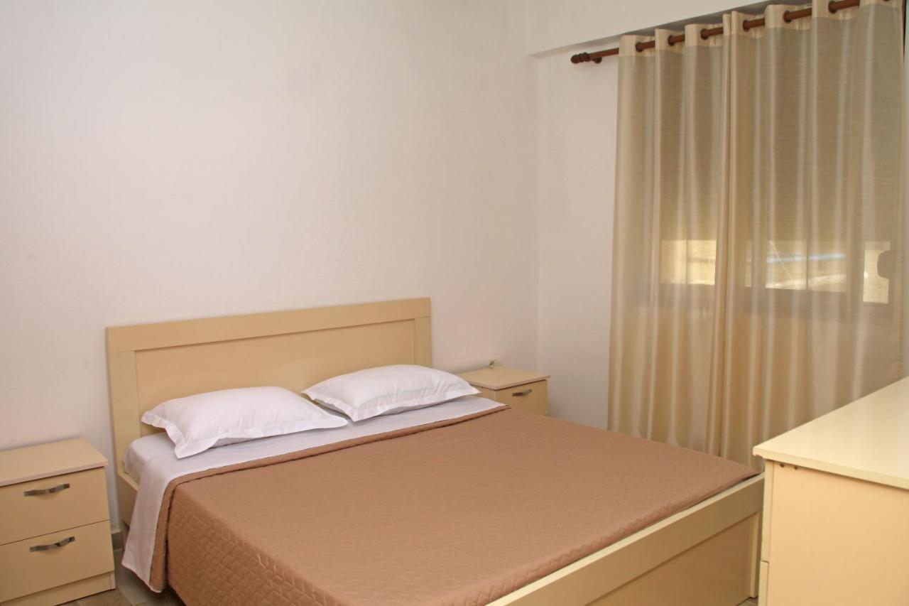 Old Town Boulevard Apartment In City Center Durrës Esterno foto