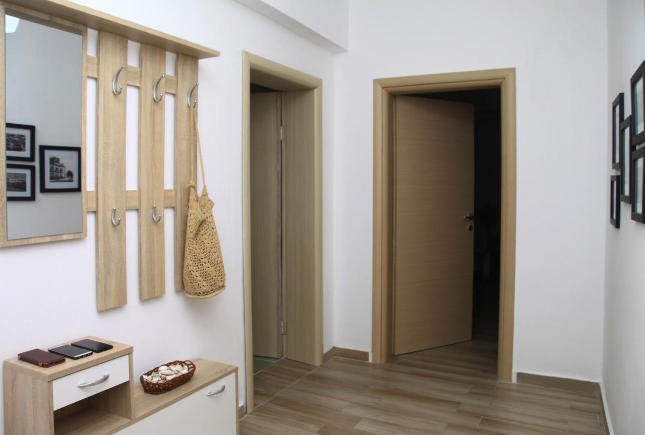 Old Town Boulevard Apartment In City Center Durrës Esterno foto