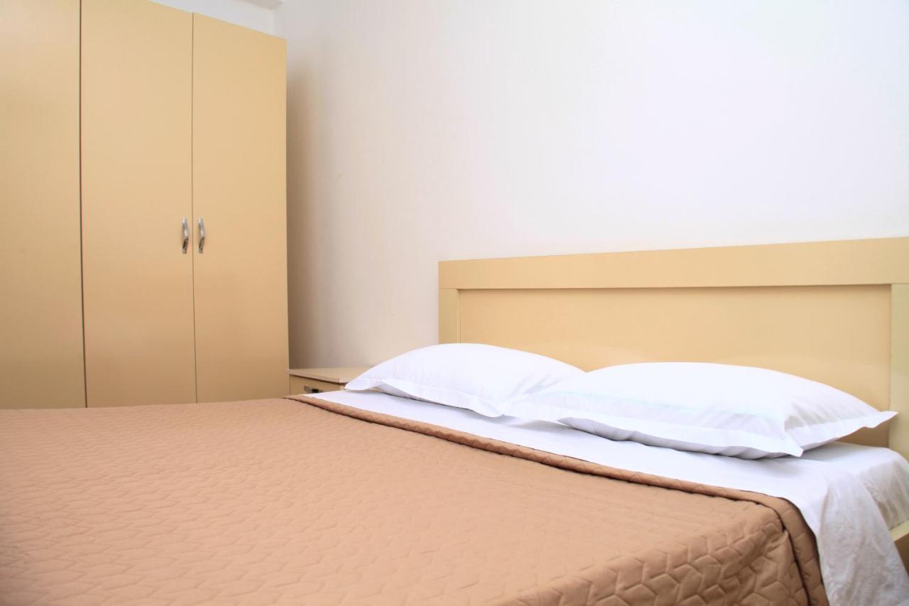 Old Town Boulevard Apartment In City Center Durrës Esterno foto