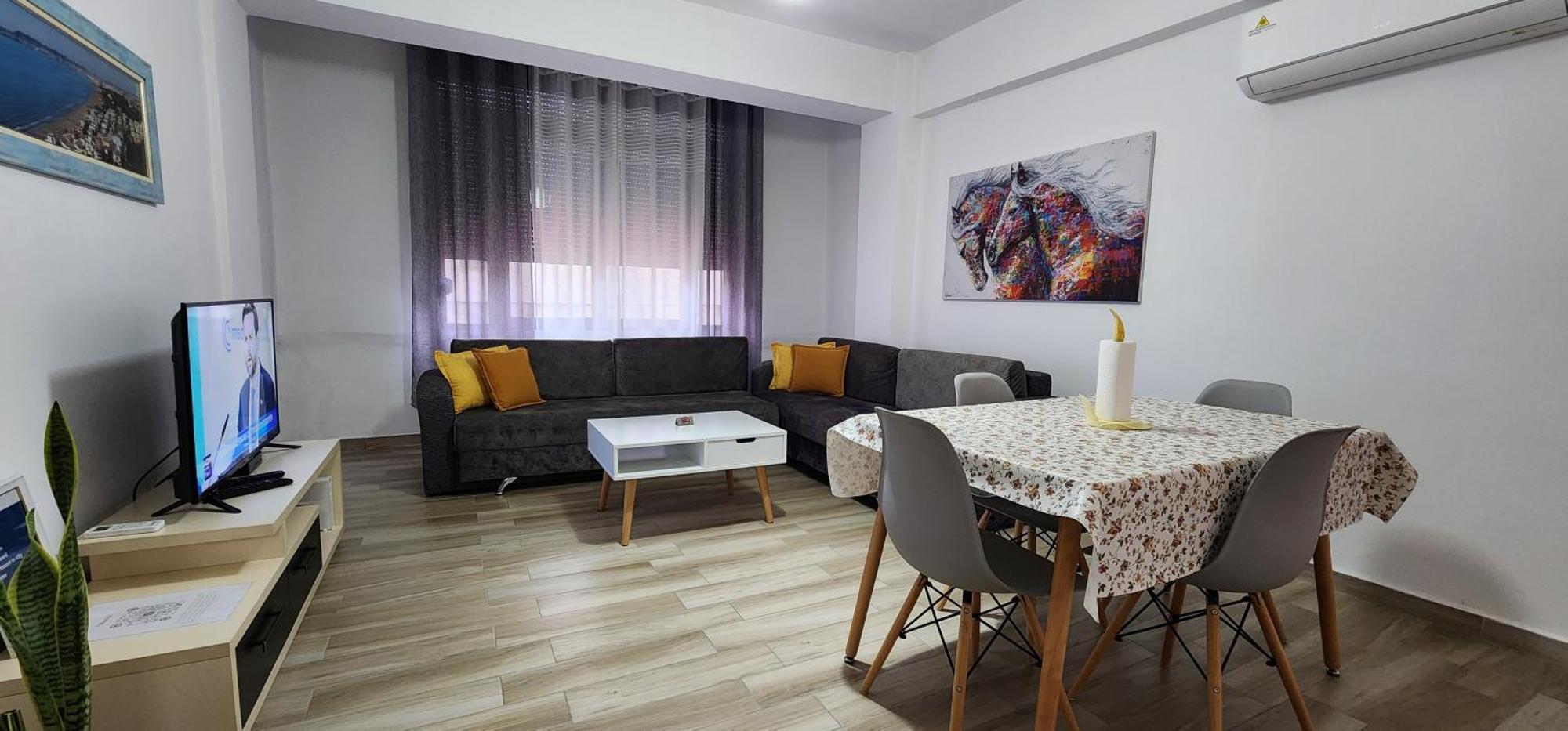Old Town Boulevard Apartment In City Center Durrës Esterno foto
